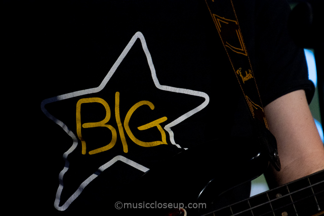 Big Star r-shirt: the yellow word 'big' in a white star