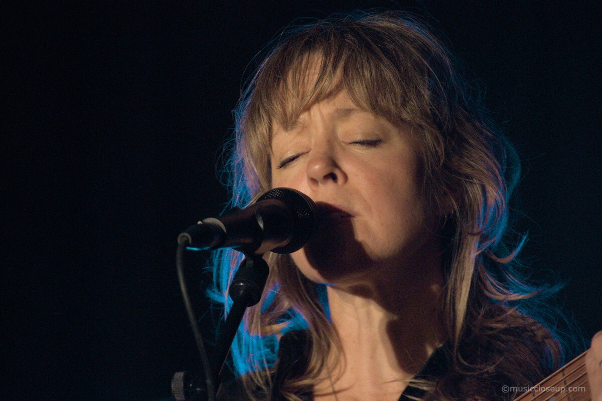 Emily Barker live in Dumfries, singing with her eyes closed in concentration