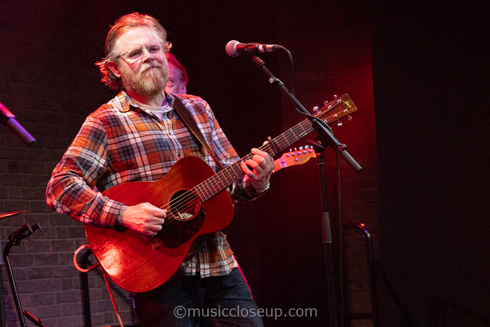 Danny and the Champions of the World live: Danny George Wilson playing guitar